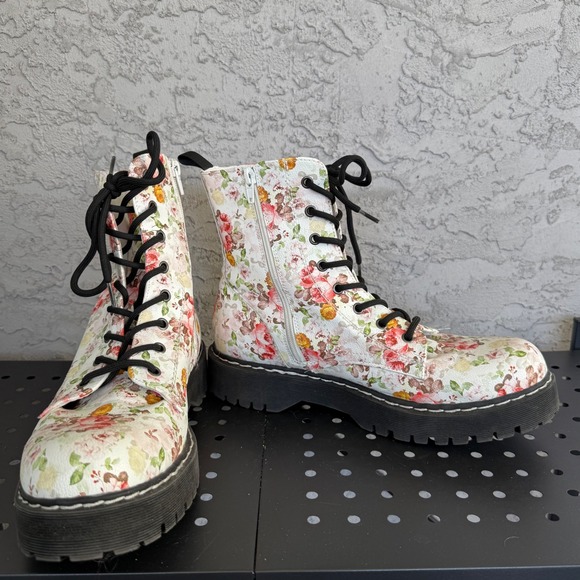 UNIONBAY Hayden White Rose Combat Boots Womens 11 Floral Chukka Streetwear - Picture 6 of 9